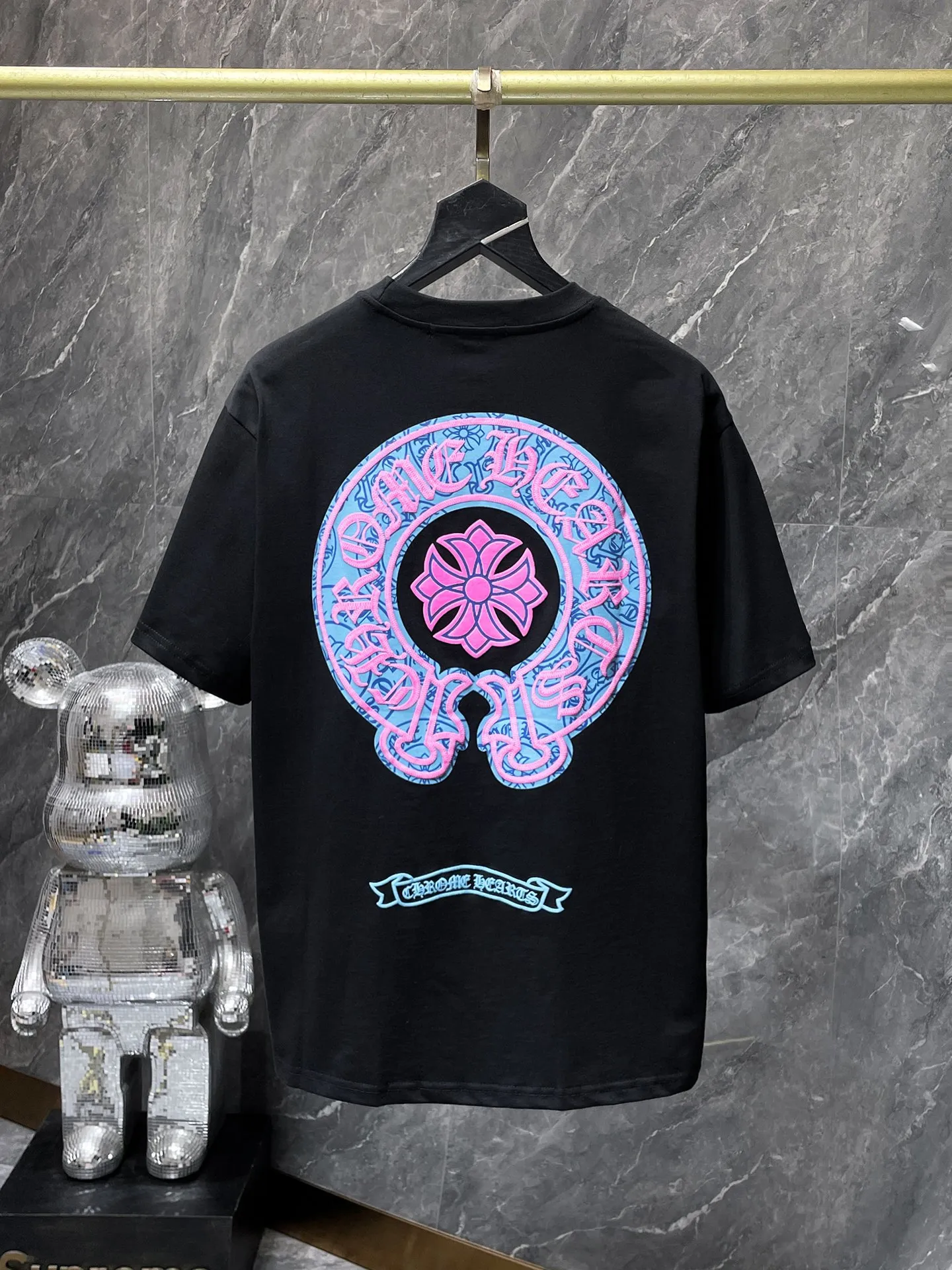 P146 New Chrome Hearts 25ss high version released in summer! ! High-weight, environmentally friendly and high-quality top-quality fabrics 260g~270g Crow Sanskrit horseshoe foam short-sleeves. Counter synchronization. 1:1 replica version. Recommended colors: white, black